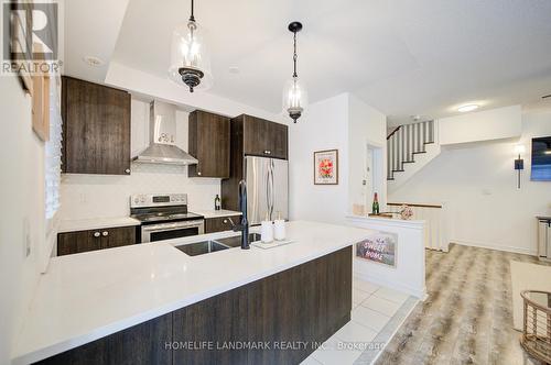 71 - 2435 Greenwich Drive, Oakville, ON - Indoor Photo Showing Kitchen With Double Sink With Upgraded Kitchen