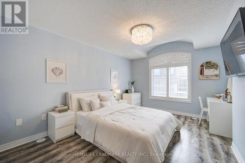 71 - 2435 Greenwich Drive, Oakville, ON - Indoor Photo Showing Bedroom