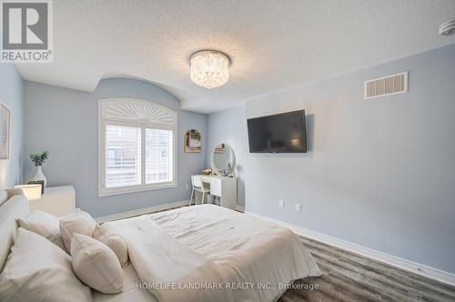 71 - 2435 Greenwich Drive, Oakville, ON - Indoor Photo Showing Bedroom