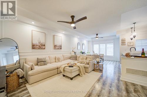 71 - 2435 Greenwich Drive, Oakville, ON - Indoor Photo Showing Living Room