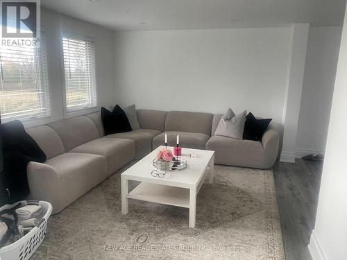 14726 Caledon King Townline Line, Caledon, ON - Indoor Photo Showing Living Room