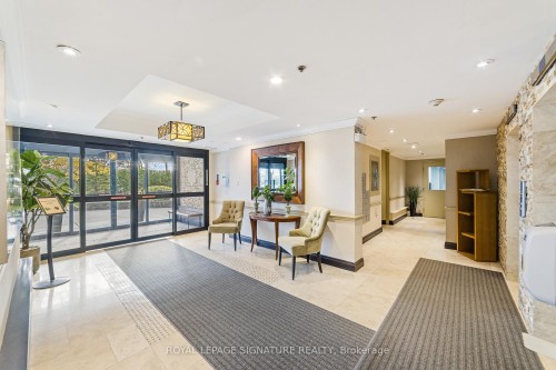 503-212 Kerr Street, Oakville, ON - Indoor Photo Showing Other Room