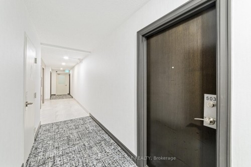 503-212 Kerr Street, Oakville, ON - Indoor Photo Showing Other Room