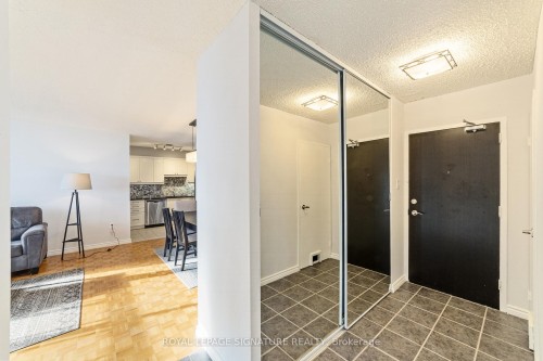 503-212 Kerr Street, Oakville, ON - Indoor Photo Showing Other Room