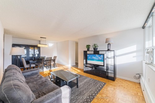 503-212 Kerr Street, Oakville, ON - Indoor Photo Showing Living Room