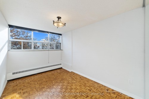 503-212 Kerr Street, Oakville, ON - Indoor Photo Showing Other Room