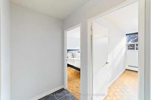 503-212 Kerr Street, Oakville, ON - Indoor Photo Showing Other Room