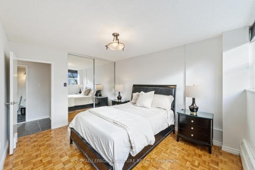 503-212 Kerr Street, Oakville, ON - Indoor Photo Showing Bedroom