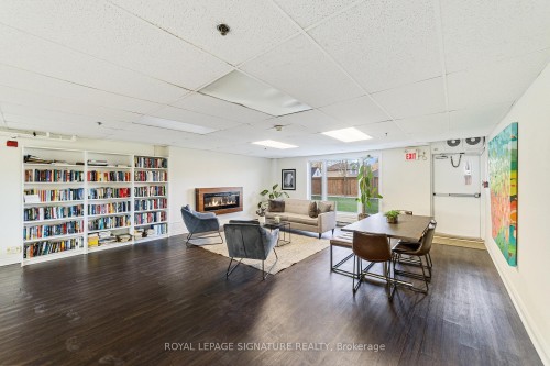 503-212 Kerr Street, Oakville, ON - Indoor