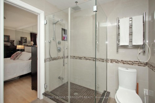 10-20 Cotton Downway N/A, Toronto, ON - Indoor Photo Showing Bathroom