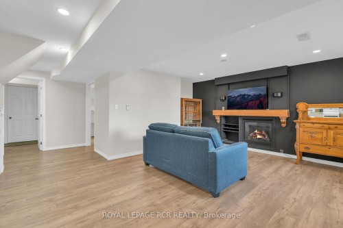 11 Golfview Boulevard, Bradford West Gwillimbury, ON - Indoor With Fireplace