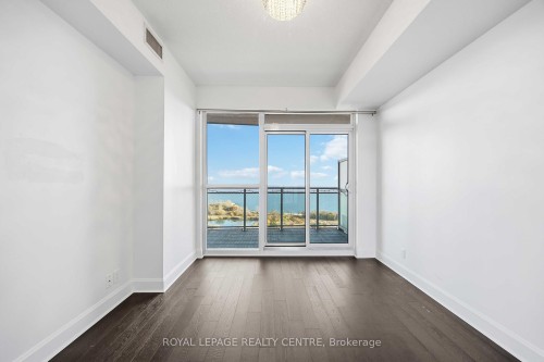 2109-33 Shore Breeze Drive W, Toronto, ON - Indoor Photo Showing Other Room