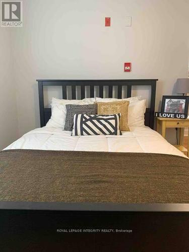 Unit 1 - 220 Argyle Avenue, Ottawa, ON - Indoor Photo Showing Bedroom