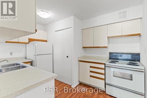 901 - 633 Bay Street, Toronto, ON - Indoor Photo Showing Kitchen With Double Sink