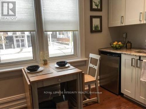 Unit 5 - 222 Argyle Avenue, Ottawa, ON - Indoor Photo Showing Kitchen