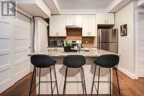 Unit 1 - 222 Argyle Avenue, Ottawa, ON - Indoor Photo Showing Kitchen