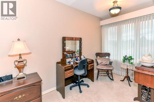 4400 Gallaghers Drive E Unit# 14, Kelowna, BC - Indoor Photo Showing Office