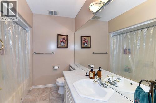 4400 Gallaghers Drive E Unit# 14, Kelowna, BC - Indoor Photo Showing Bathroom