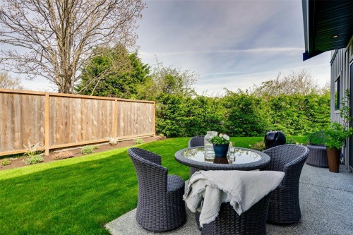 9350 East Saanich Rd, North Saanich, BC 