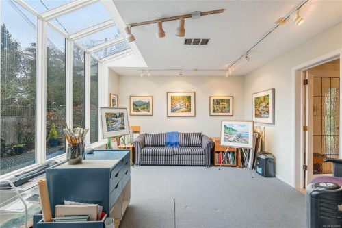 637 Pine St, Qualicum Beach, BC 