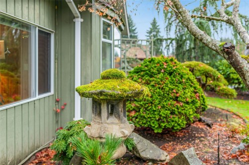 637 Pine St, Qualicum Beach, BC 