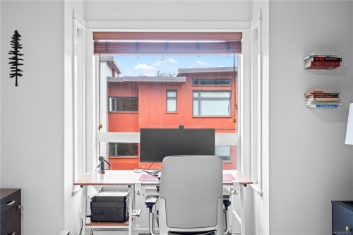 303-101 Nursery Hill Dr, View Royal, BC - Indoor