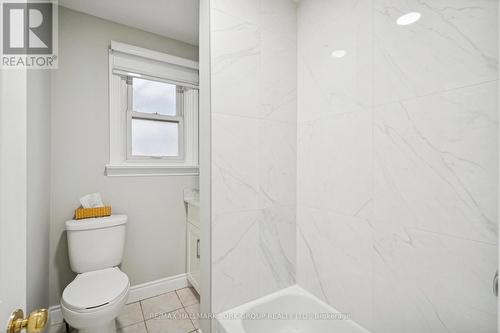 211 Maplehurst Avenue, Toronto, ON - Indoor Photo Showing Bathroom