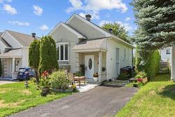304 Rue de la Plaine  Sainte-Marthe-Sur-Le-Lac, QC J0N 1P0
