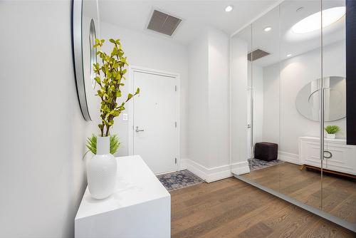 Hall d'entrée/Vestibule - Ph201-275 Rue Étienne-Lavoie, Laval (Sainte-Dorothée), QC - Indoor Photo Showing Other Room