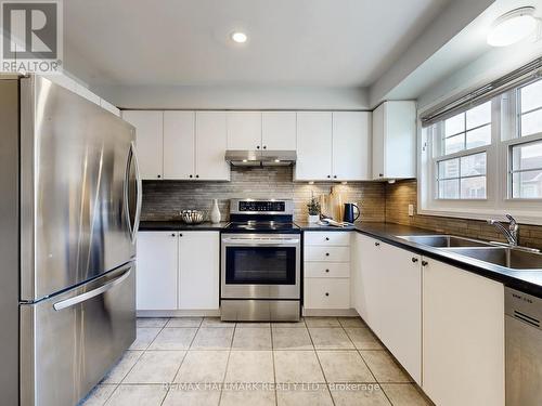 20B - 51 Northern Heights Drive, Richmond Hill, ON - Indoor Photo Showing Kitchen With Stainless Steel Kitchen With Double Sink
