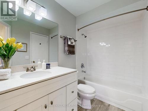 20B - 51 Northern Heights Drive, Richmond Hill, ON - Indoor Photo Showing Bathroom