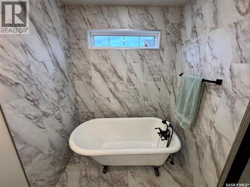 724 St Annes Avenue, Bruno, SK - Indoor Photo Showing Bathroom