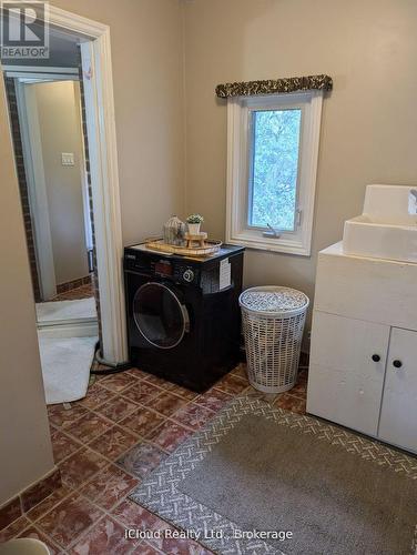 11 Maple Lane, Caledon, ON - Indoor Photo Showing Laundry Room