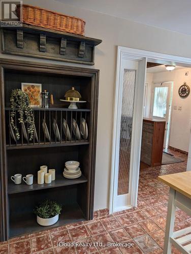 11 Maple Lane, Caledon, ON - Indoor Photo Showing Other Room