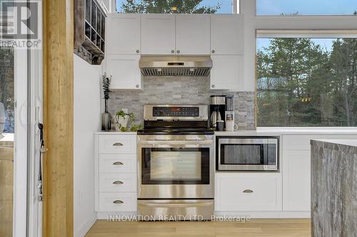 1792 Bearhill Road, Ottawa, ON - Indoor Photo Showing Kitchen