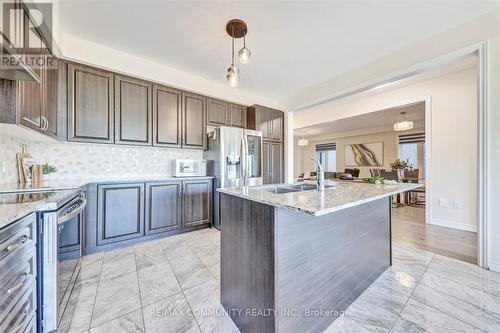 150 Jonkman Boulevard, Bradford West Gwillimbury, ON - Indoor Photo Showing Kitchen With Stainless Steel Kitchen With Double Sink With Upgraded Kitchen