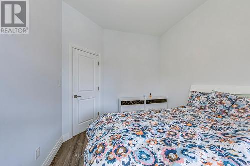 247 Robert Street, Hamilton, ON - Indoor Photo Showing Bedroom