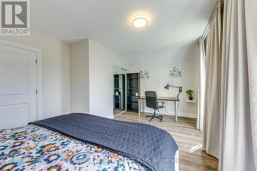 247 Robert Street, Hamilton, ON - Indoor Photo Showing Bedroom