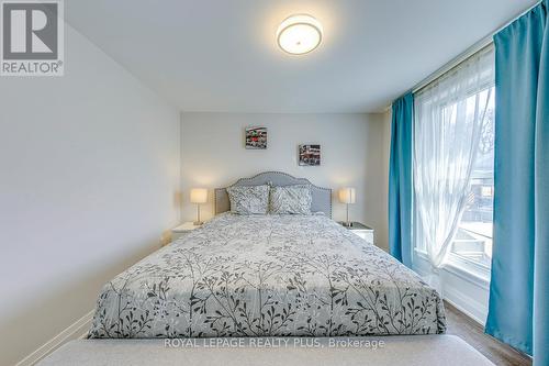 247 Robert Street, Hamilton, ON - Indoor Photo Showing Bedroom