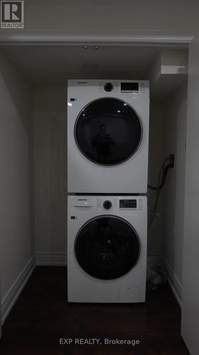 154 Bristol Road E, Mississauga, ON - Indoor Photo Showing Laundry Room