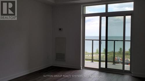 437 - 101 Shoreview Place, Hamilton, ON - Indoor Photo Showing Other Room