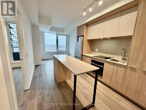 2302 - 395 Square One Drive, Mississauga, ON - Indoor Photo Showing Kitchen