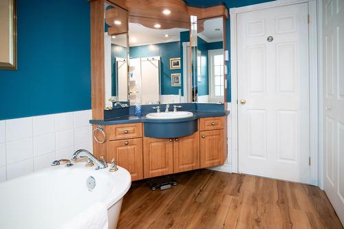 Salle de bains - 1000 Rue Des Champs, Sainte-Hélène-De-Kamouraska, QC - Indoor Photo Showing Bathroom