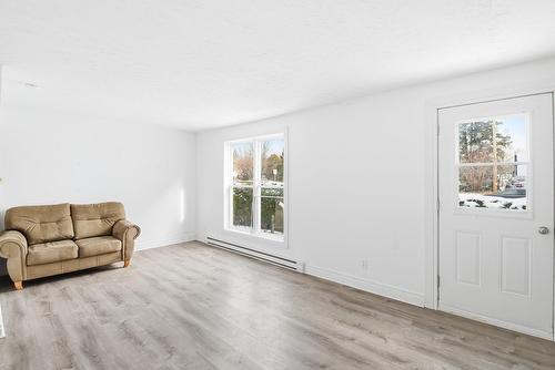 Living room - 177 Rue Dorchester, Gatineau (Buckingham), QC - Indoor Photo Showing Living Room