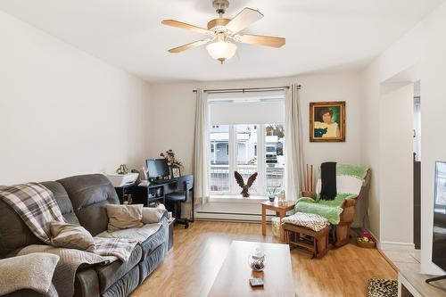 Living room - 177 Rue Dorchester, Gatineau (Buckingham), QC - Indoor Photo Showing Living Room