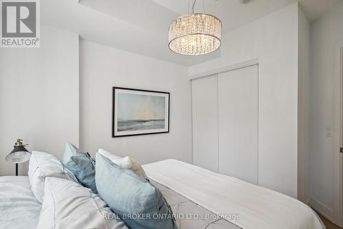 215 - 525 Adelaide Street W, Toronto, ON - Indoor Photo Showing Bedroom