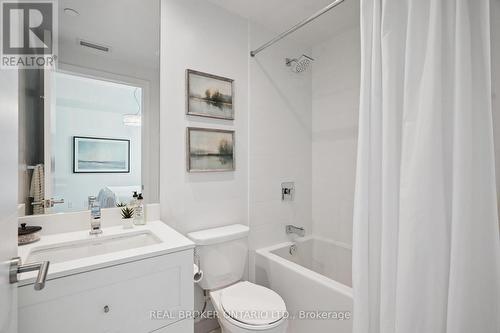215 - 525 Adelaide Street W, Toronto, ON - Indoor Photo Showing Bathroom