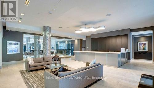 215 - 525 Adelaide Street W, Toronto, ON - Indoor Photo Showing Living Room