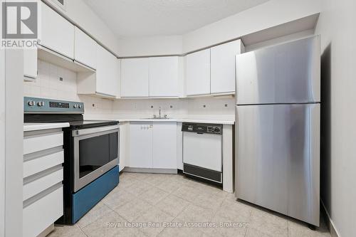 1004 - 260 Queens Quay W, Toronto, ON - Indoor Photo Showing Kitchen