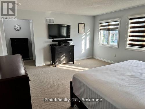 27 Tysonville Circle, Brampton, ON - Indoor Photo Showing Bedroom